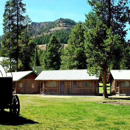 Pahaska Tepee Resort Коуди Екстериор снимка